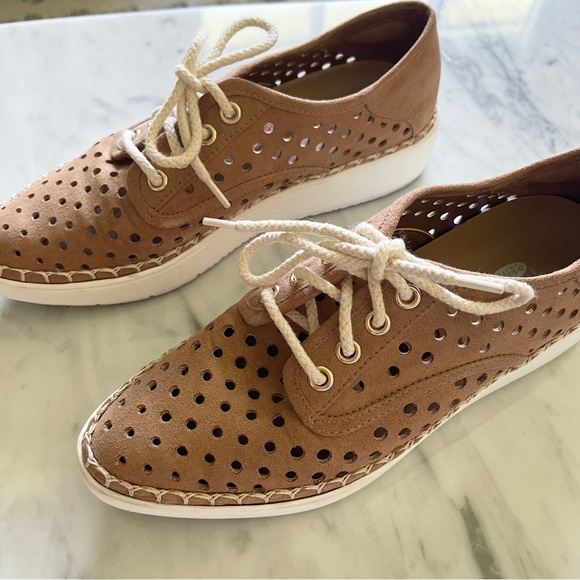 Dr. Scholl’s Sneakers Perforated in Tan size 7 - Picture 3 of 7